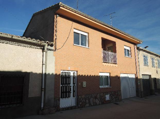 Piso en Venta en Calle Serafin Olea 6 en Castrillo de la Guareña