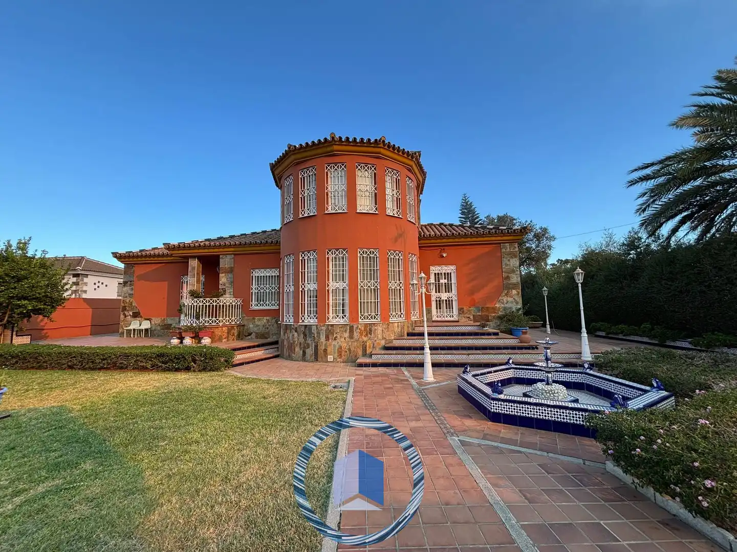 Vista exterior de Casa o chalet en venta en Alcalá de Guadaira con Aire acondicionado, Jardín privado y Terraza