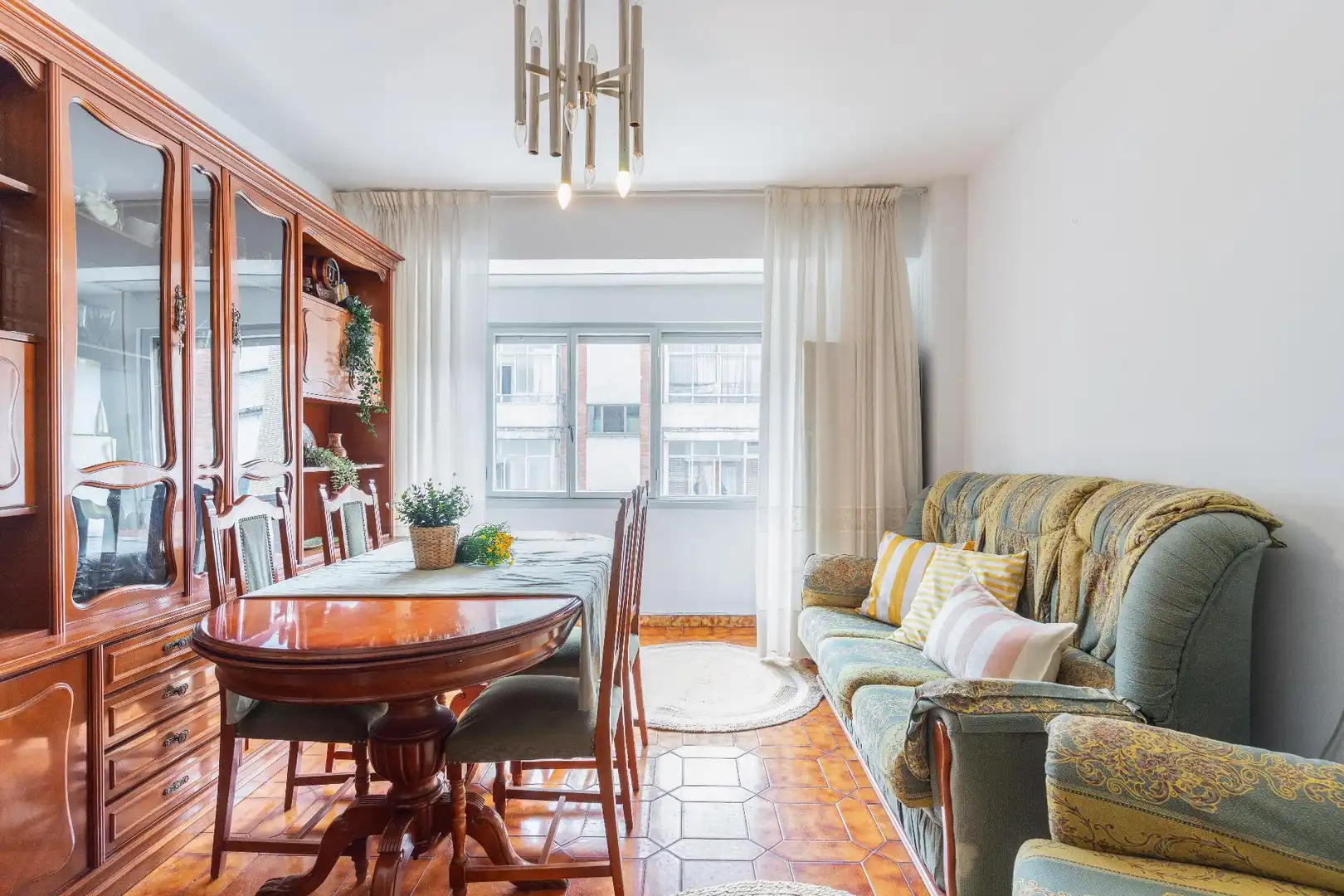 Living room of Flat for sale in Aller  with Terrace, Storage room and Furnished