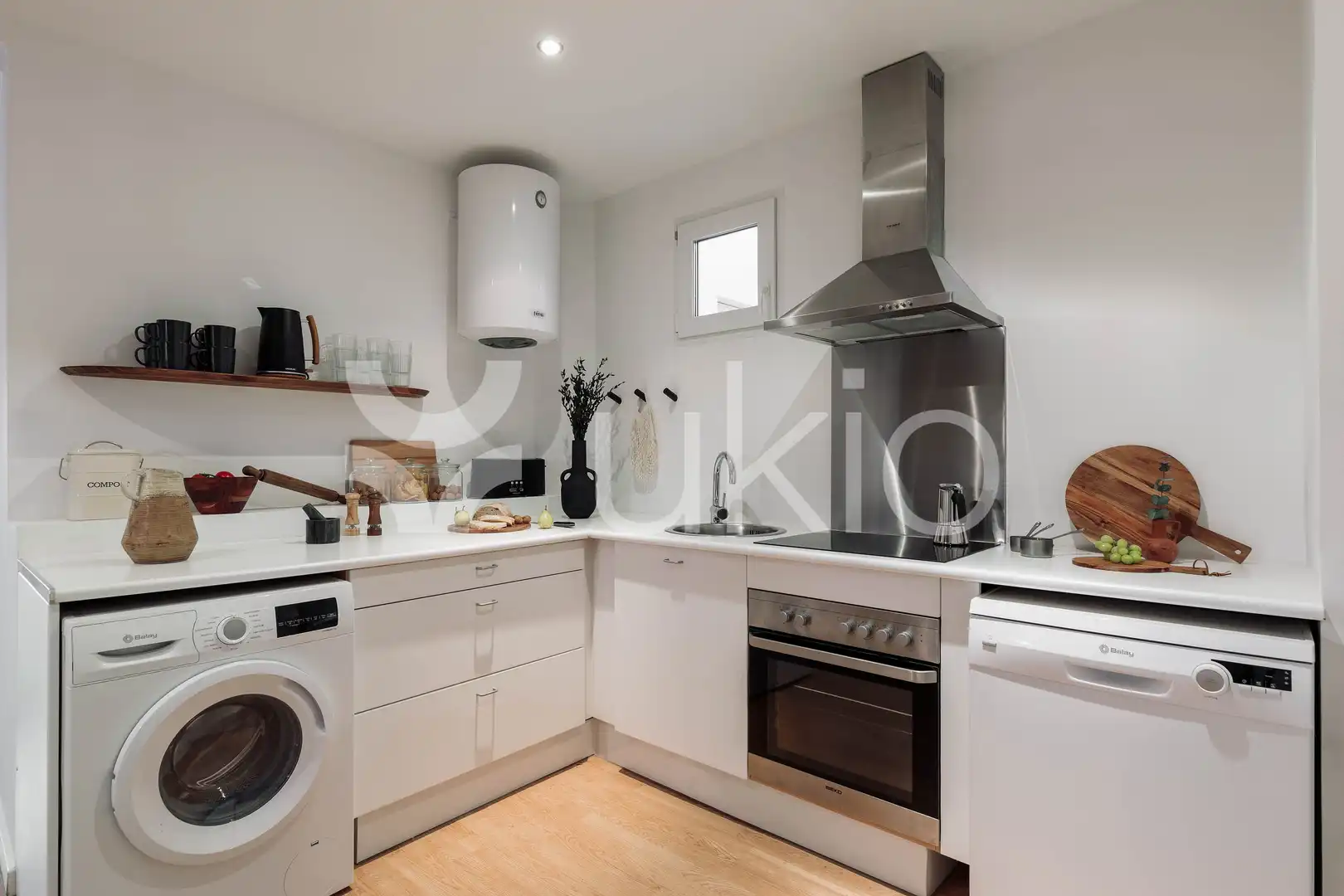 Cocina de Apartamento de alquiler en Barcelona con Aire acondicionado, Calefacción y Terraza