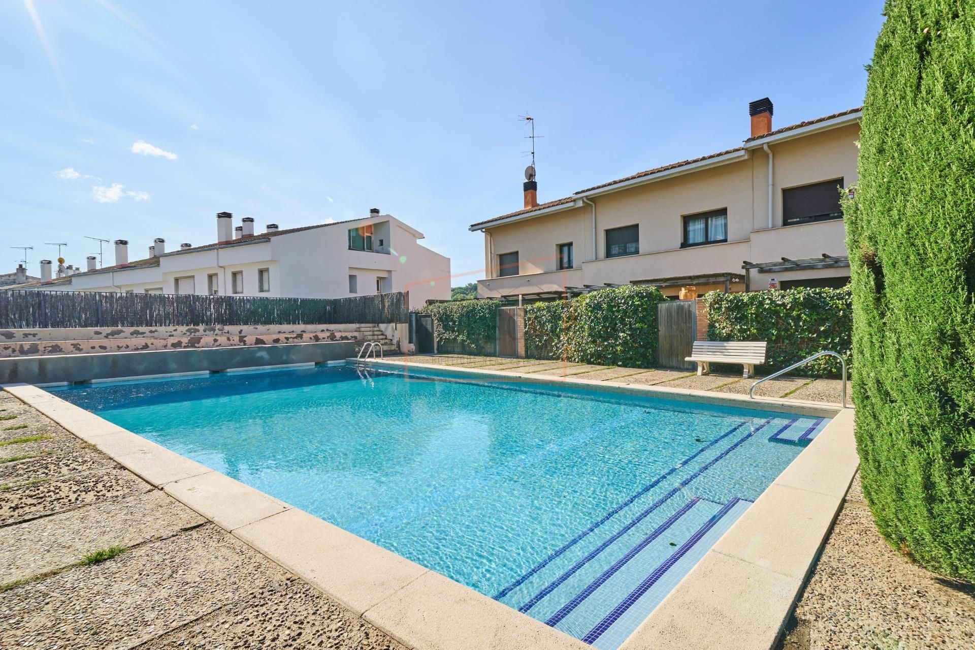 Swimming pool of Single-family semi-detached for sale in Cabrils  with Air Conditioner, Heating and Private garden