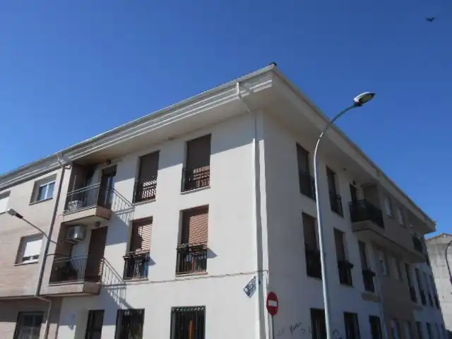 Vista exterior de Pis en venda en Candeleda amb Calefacció