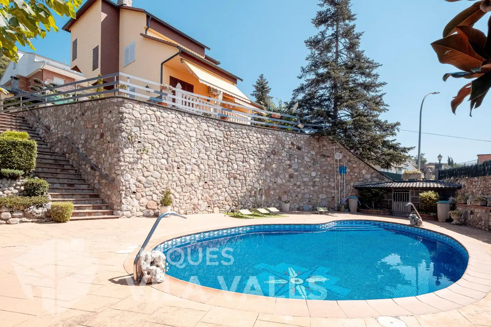Piscina de Casa o xalet en venda en Caldes de Montbui amb Calefacció, Jardí privat i Terrassa