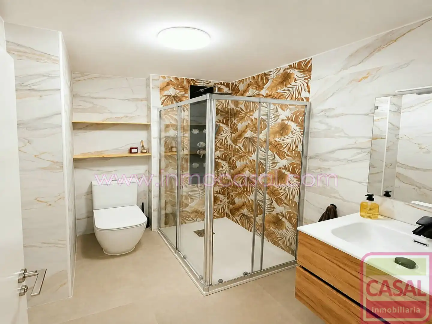 Badezimmer von Wohnung zur Miete in Oviedo 