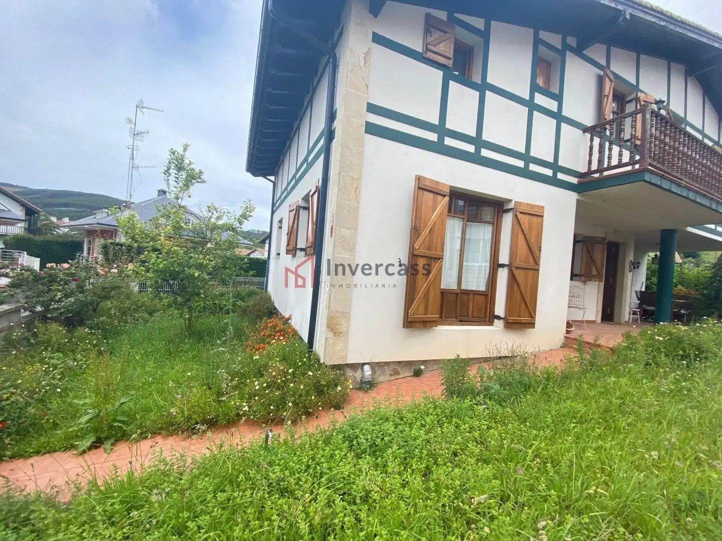 Exterior view of Houses for sale in Castro-Urdiales  with Private garden, Terrace and Storage room