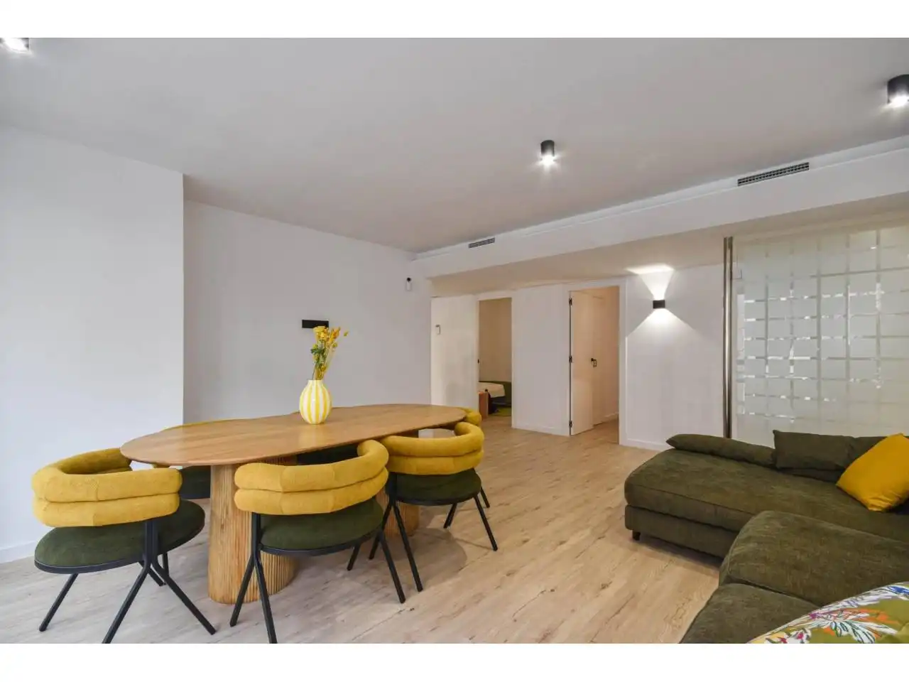 Comedor de Piso en venta en Barcelona con Calefacción, Parquet y Balcón