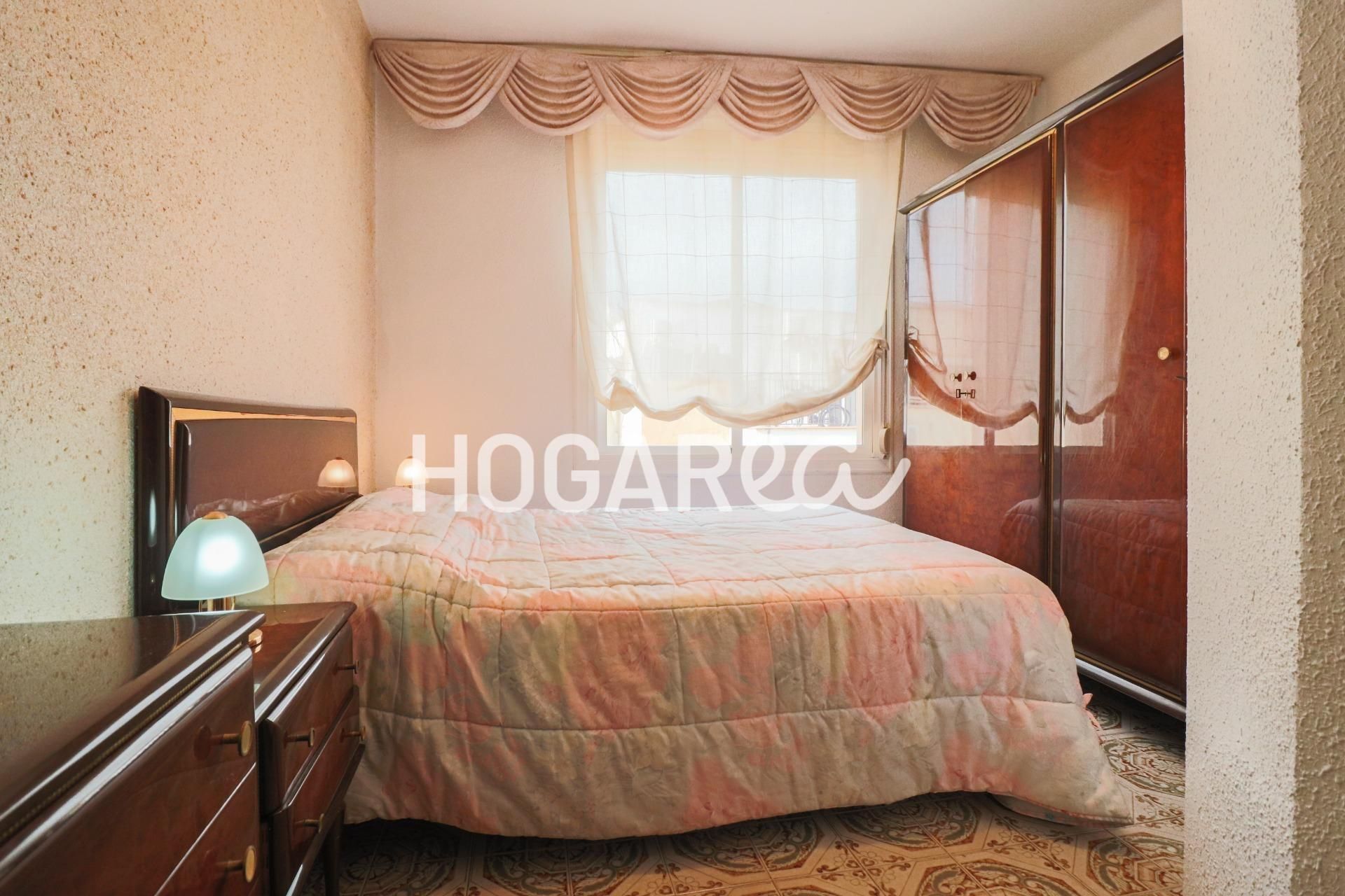 Dormitori de Pis en venda en L'Hospitalet de Llobregat amb Aire condicionat