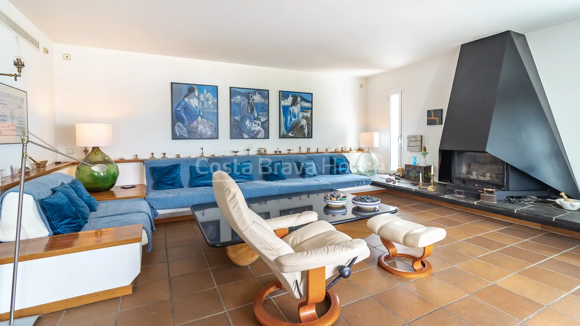 Sala d'estar de Casa o xalet en venda en Cadaqués amb Aire condicionat, Calefacció i Jardí privat