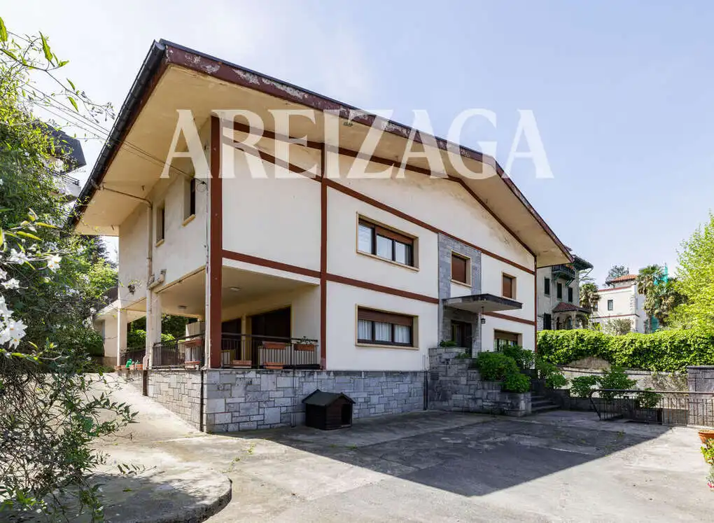 Vista exterior de Casa o chalet en venta en Donostia - San Sebastián  con Calefacción, Jardín privado y Terraza