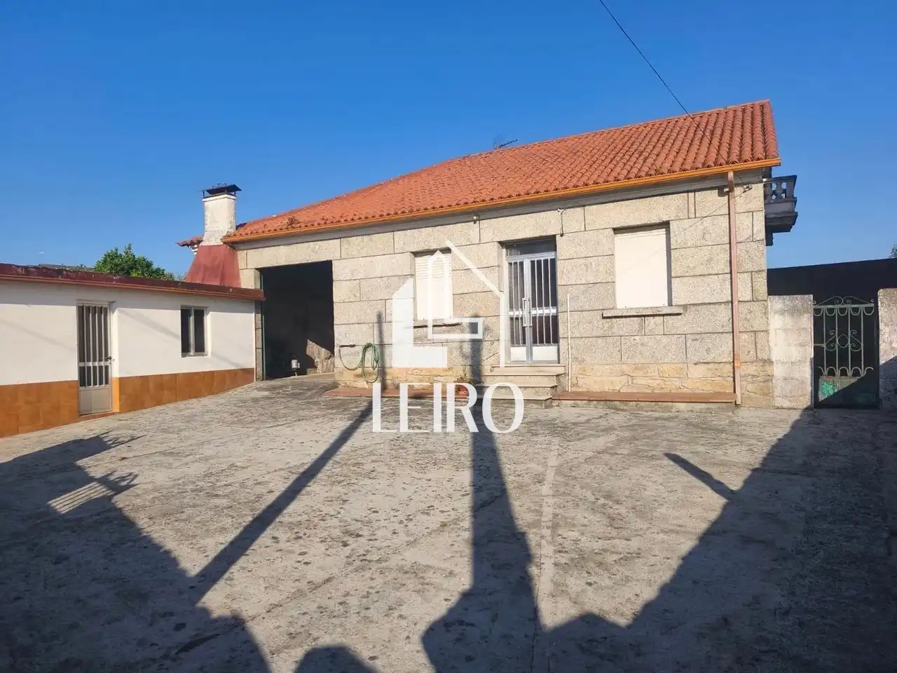 Vista exterior de Finca rústica en venda en Vilanova de Arousa amb Calefacció, Jardí privat i Traster