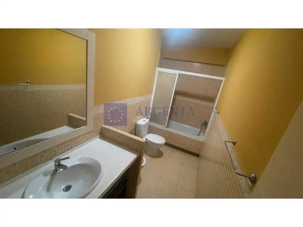 Bany de Pis de lloguer en Cáceres
