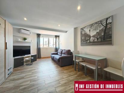 Living room of Study for sale in Vélez-Málaga  with Air Conditioner, Terrace and Furnished