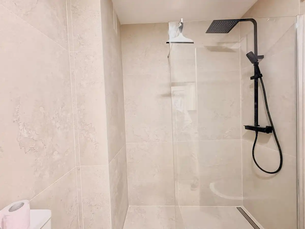 Baño de Apartamento en venta en Fuengirola con Aire acondicionado, Calefacción y Terraza