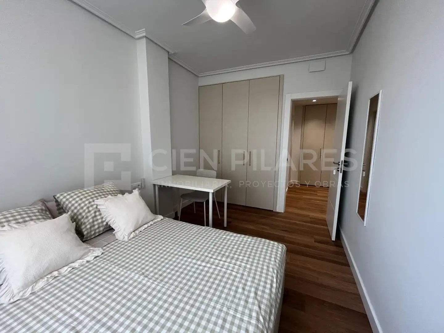 Room in C/ SAN ANTON, Gran Via