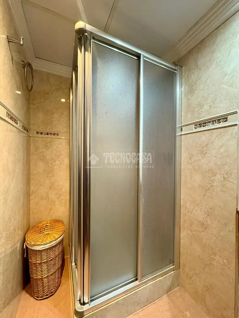 Baño de Piso en venta en Sevilla con Aire acondicionado, Calefacción y Terraza