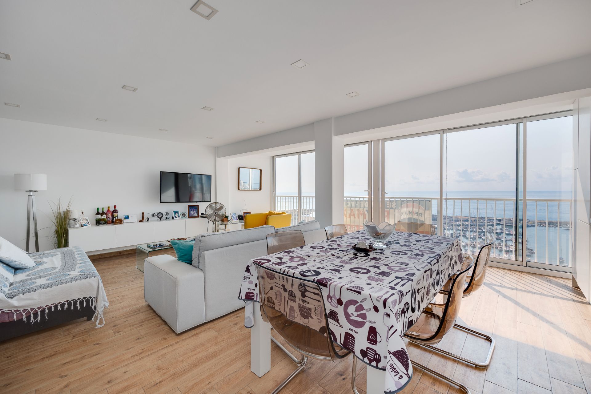 Living room of Attic for sale in El Campello  with Terrace and Furnished