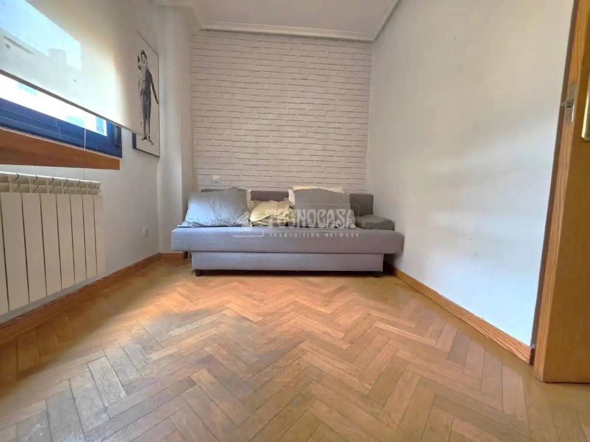 Living room of Flat for sale in Getafe  with Air Conditioner, Heating and Parquet flooring