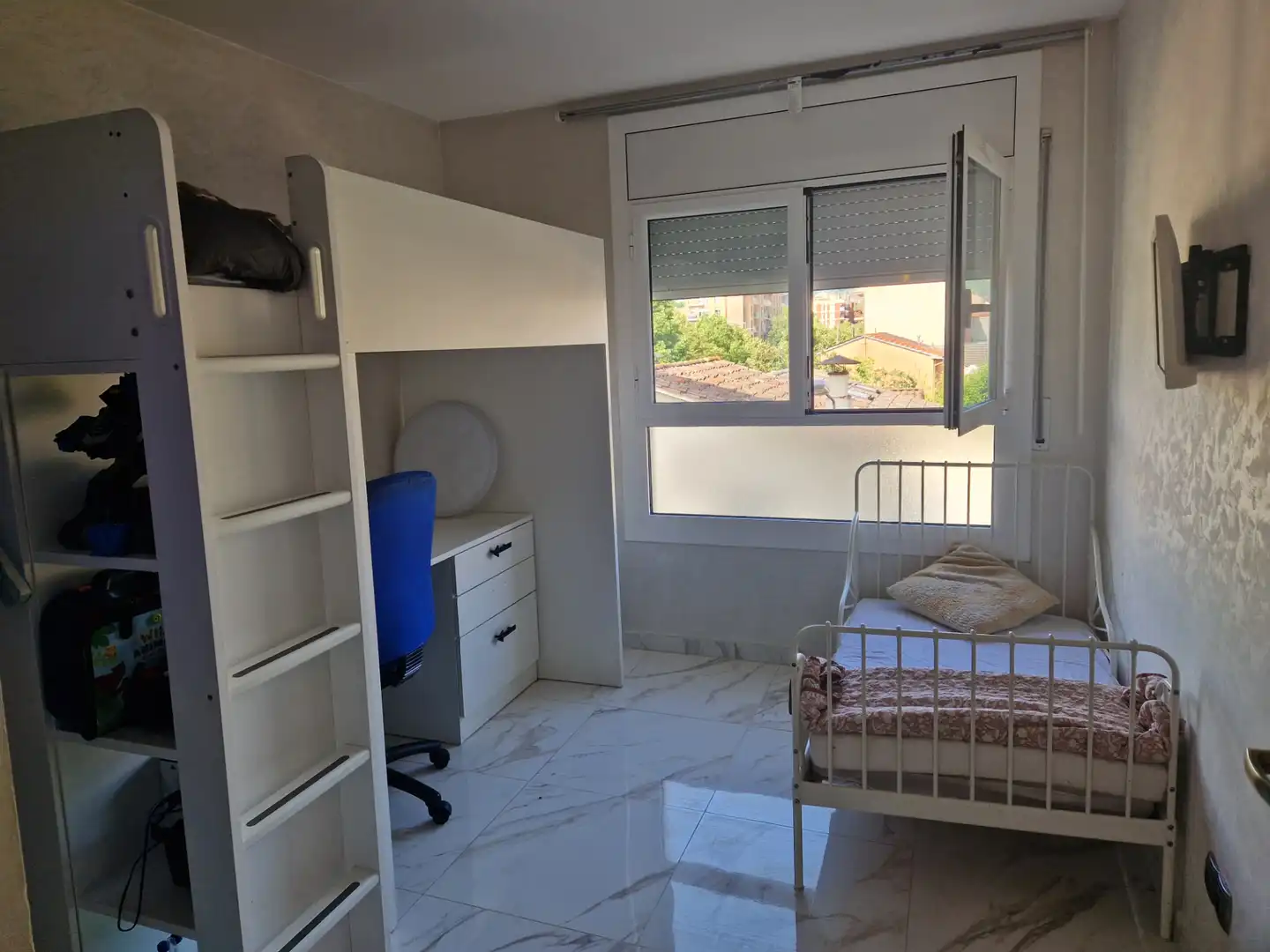 Habitación de Piso en venta en Olot con Calefacción, Trastero y Balcón