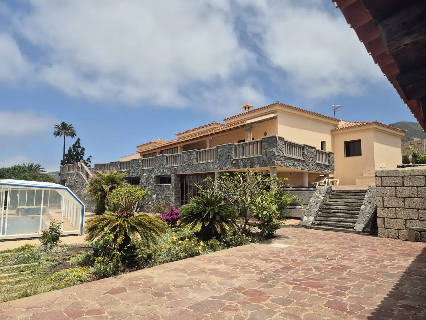 Vista exterior de Casa o chalet en venta en Vilaflor de Chasna con Jardín privado, Terraza y Piscina
