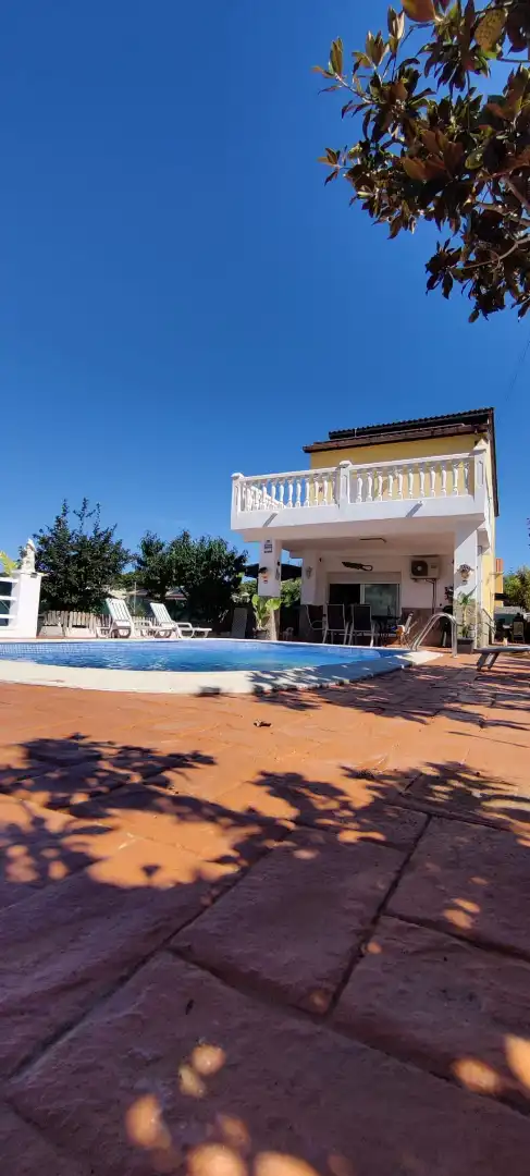 Piscina de Casa o chalet en venta en Cunit con Aire acondicionado, Calefacción y Jardín privado