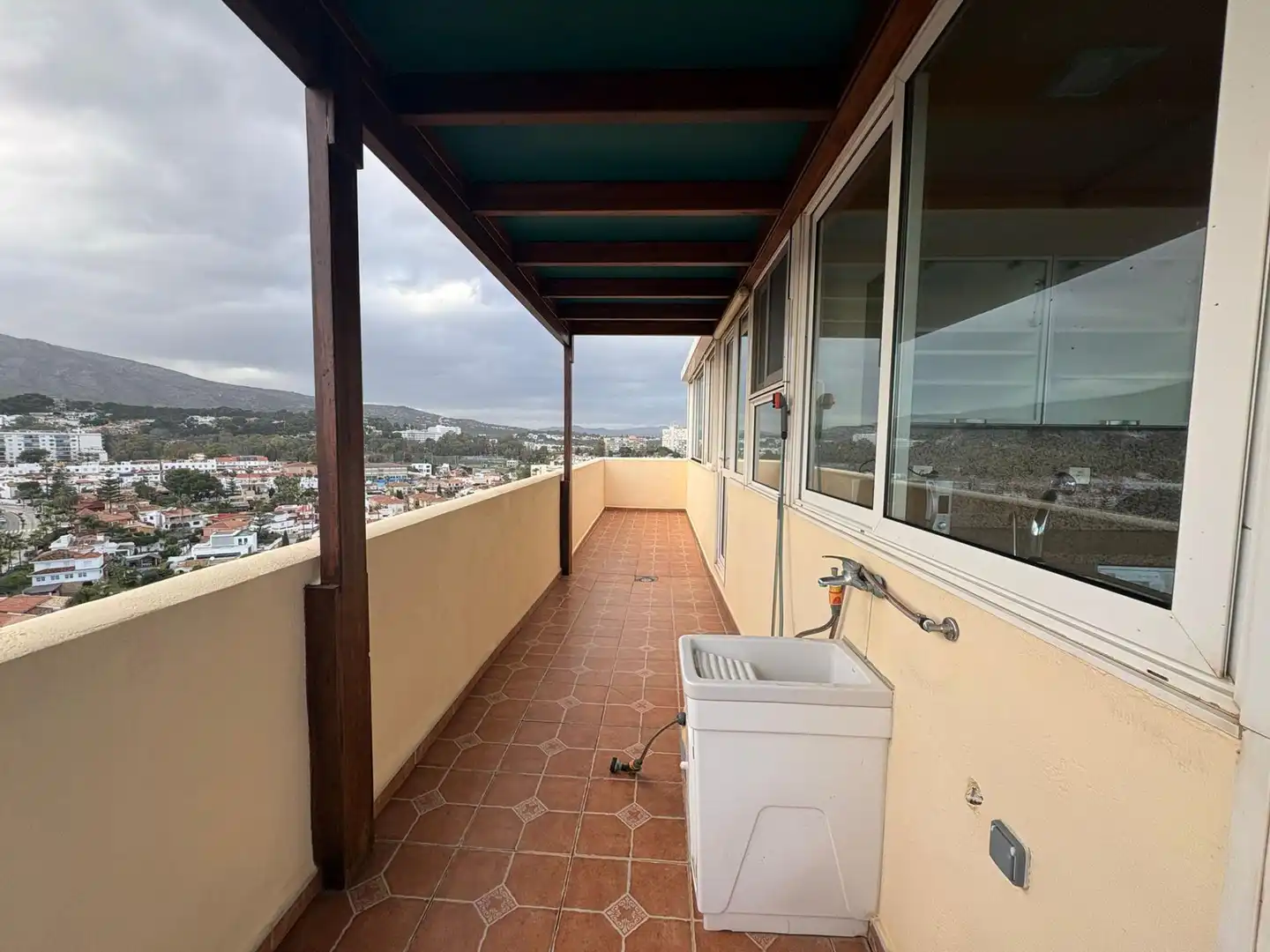 Terraza de Ático de alquiler en Torremolinos con Aire acondicionado, Calefacción y Jardín privado