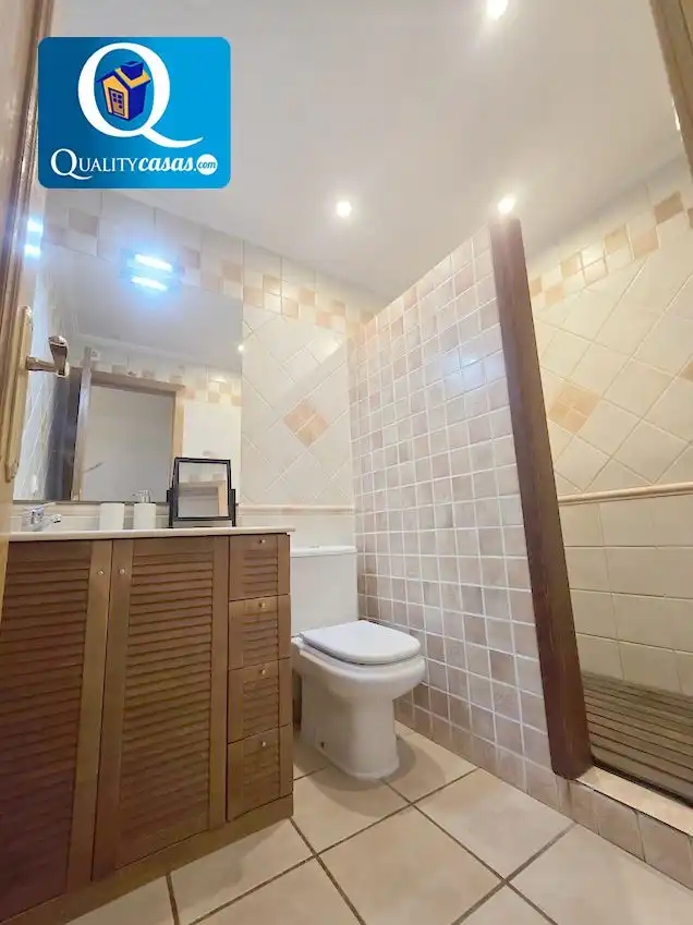 Baño de Apartamento en venta en El Campello con Aire acondicionado, Calefacción y Trastero