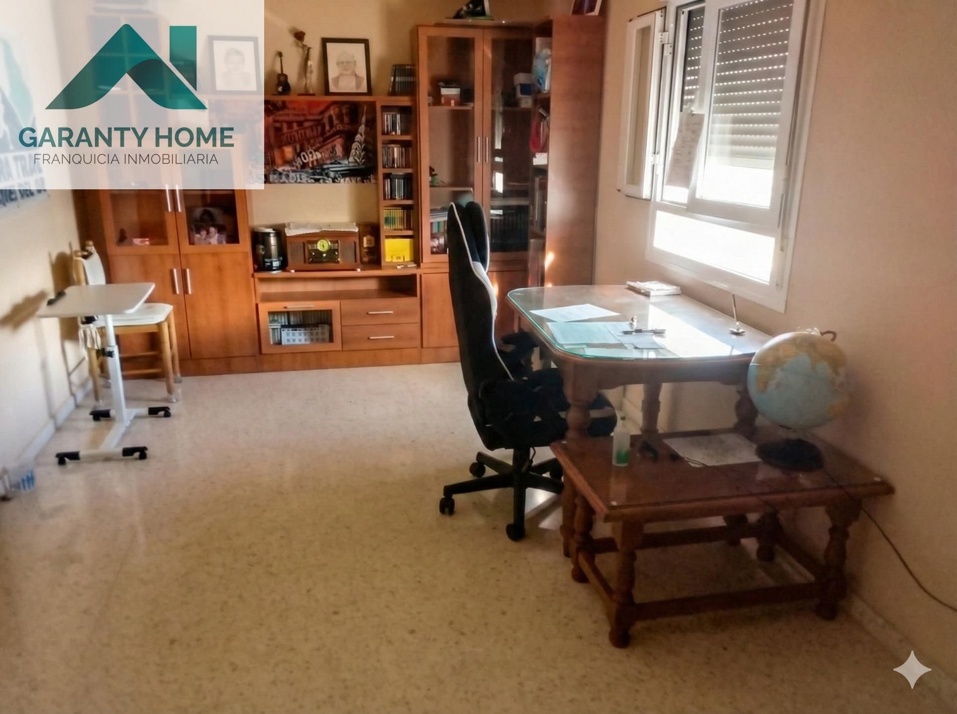 Sala d'estar de Pis en venda en  Jaén Capital amb Calefacció