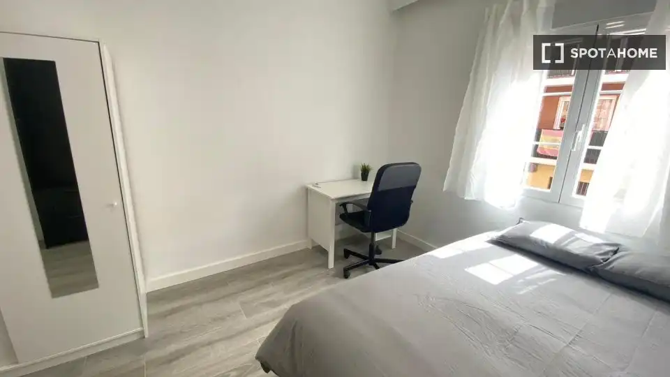 Bedroom of Flat for rent in Madrid  with Air Conditioner, Heating and Furnished