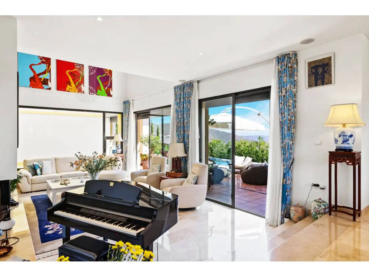 Sala de estar de Casa o chalet en venta en Ojén con Aire acondicionado, Calefacción y Jardín privado