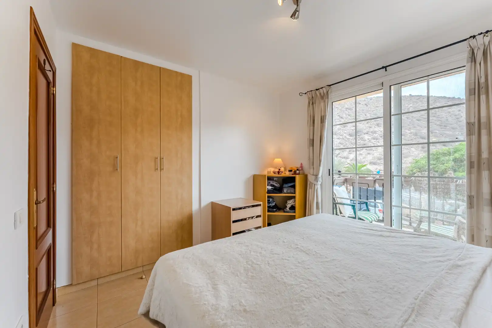 Habitación de Piso en venta en Arona con Terraza, Amueblado y Horno