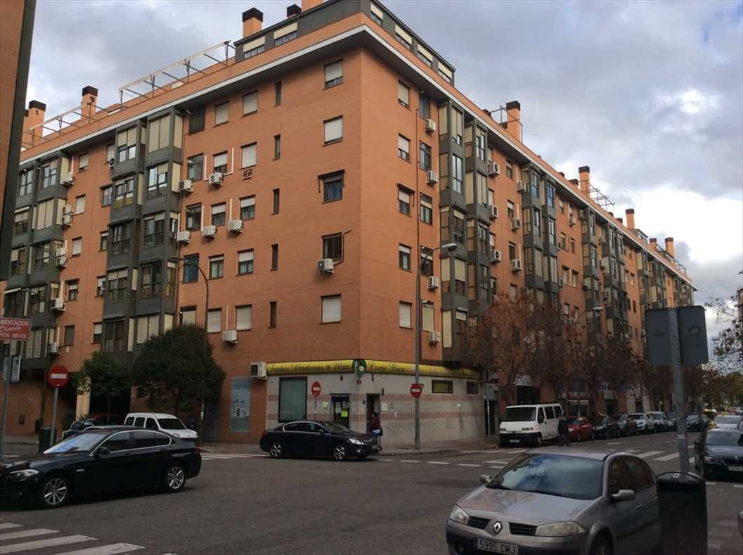 Vista exterior de Traster en venda en  Madrid Capital