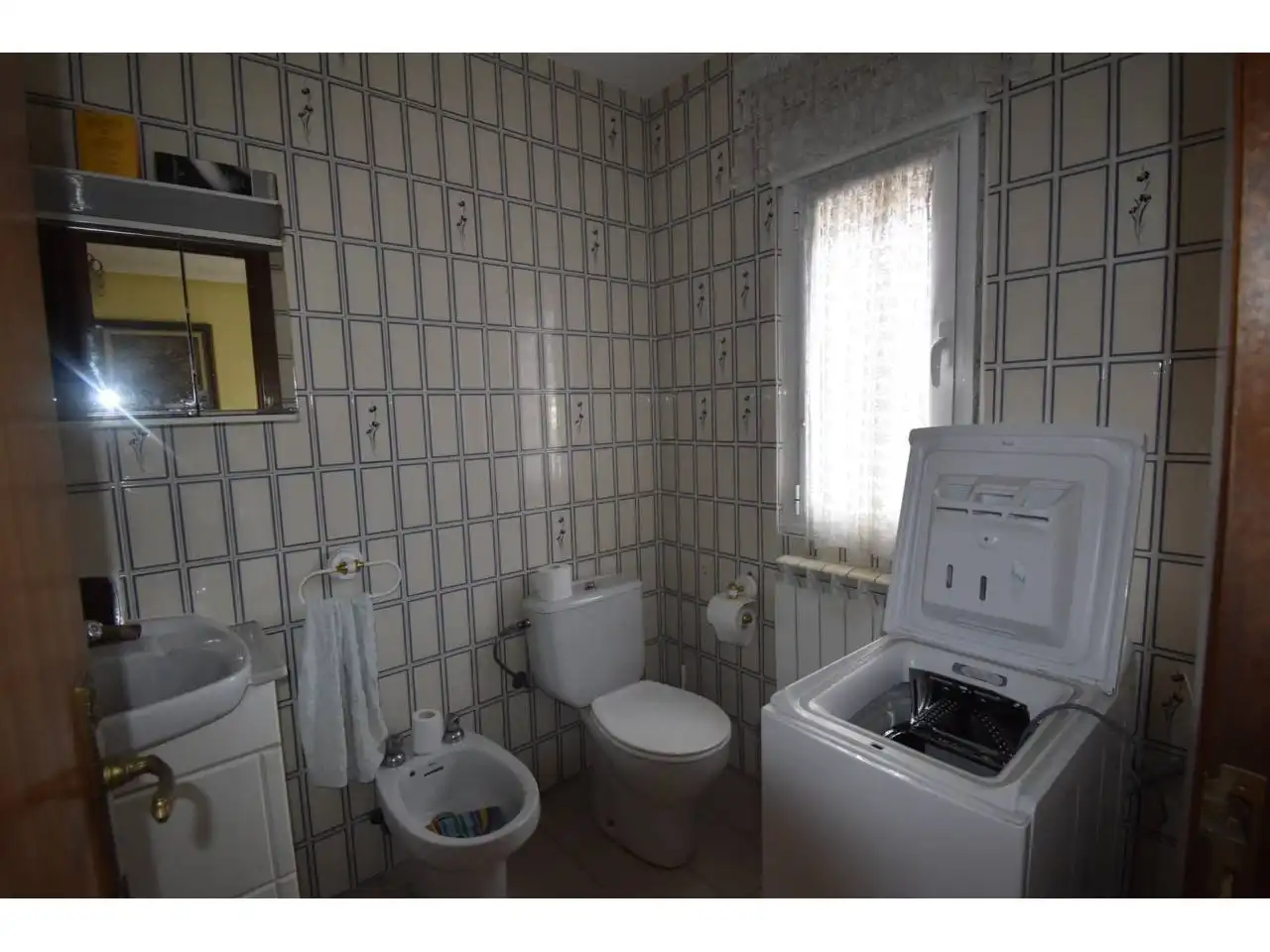 Bathroom of Houses for sale in La Pola de Gordón   with Heating, Private garden and Parquet flooring