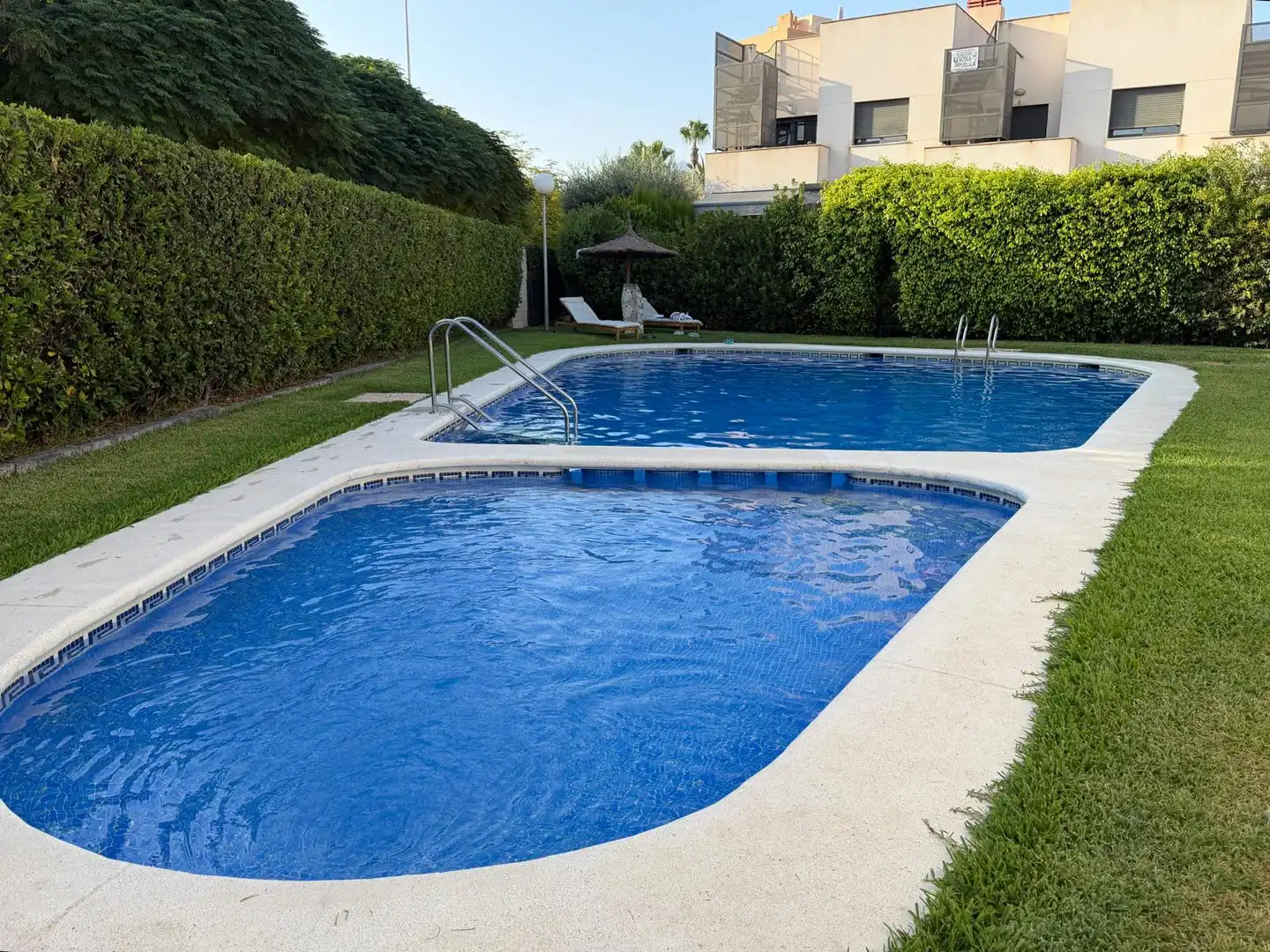 Piscina de Casa o xalet en venda en El Campello amb Aire condicionat, Calefacció i Jardí privat