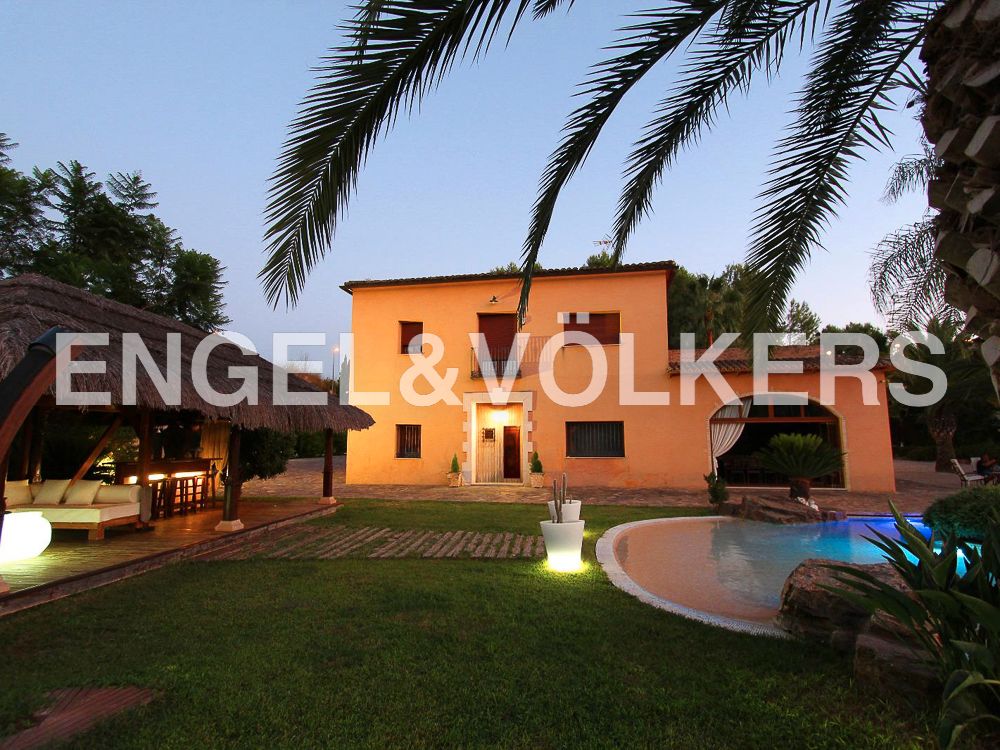 Exterior view of House or chalet for sale in Xàtiva  with Air Conditioner, Heating and Private garden