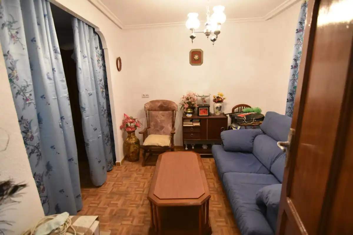 House for sale in Gabriel y Galán 12