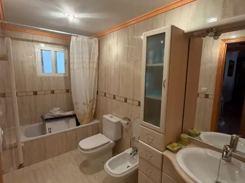 Baño de Piso en venta en Sagunto / Sagunt con Terraza y Balcón