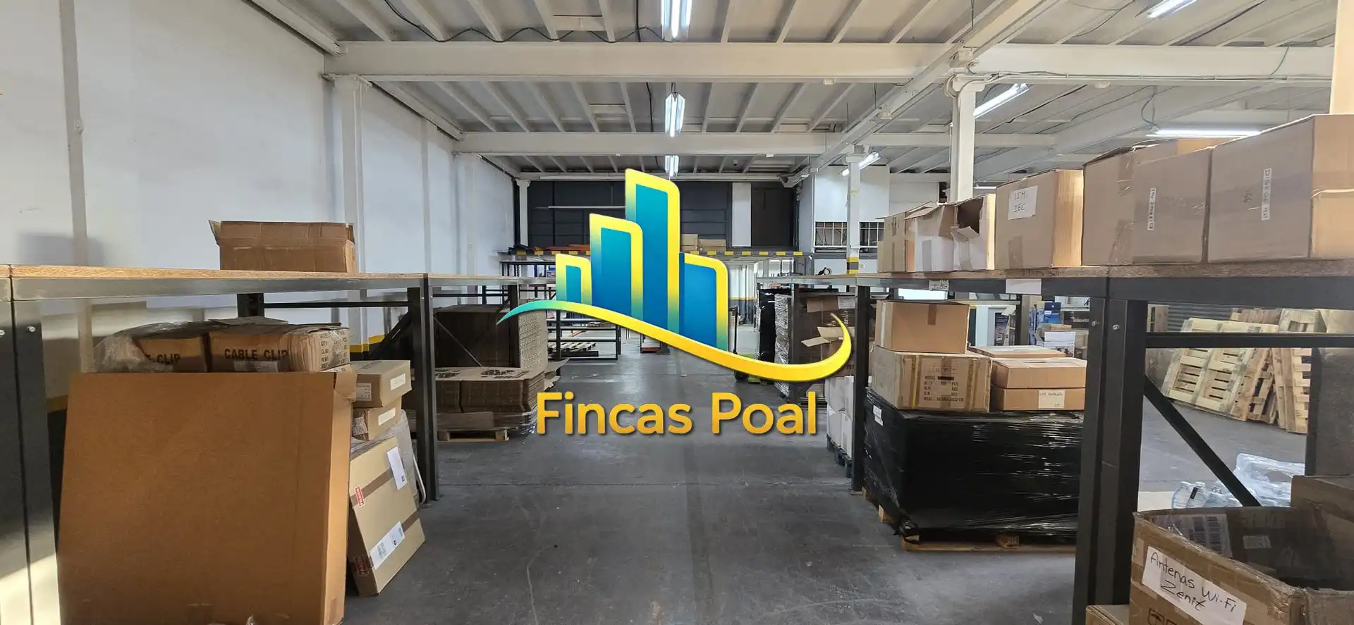 Piscina de Nave industrial en venta en Rubí