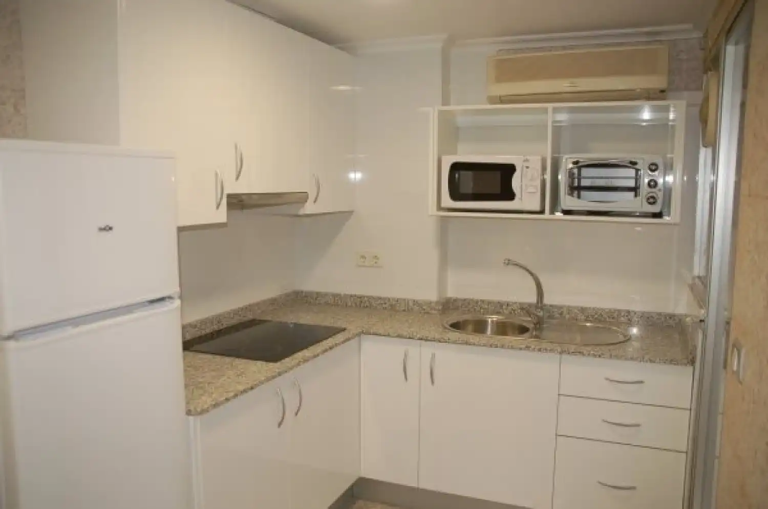 Appartamento con ascensore in affitto a Centro, imagen 3