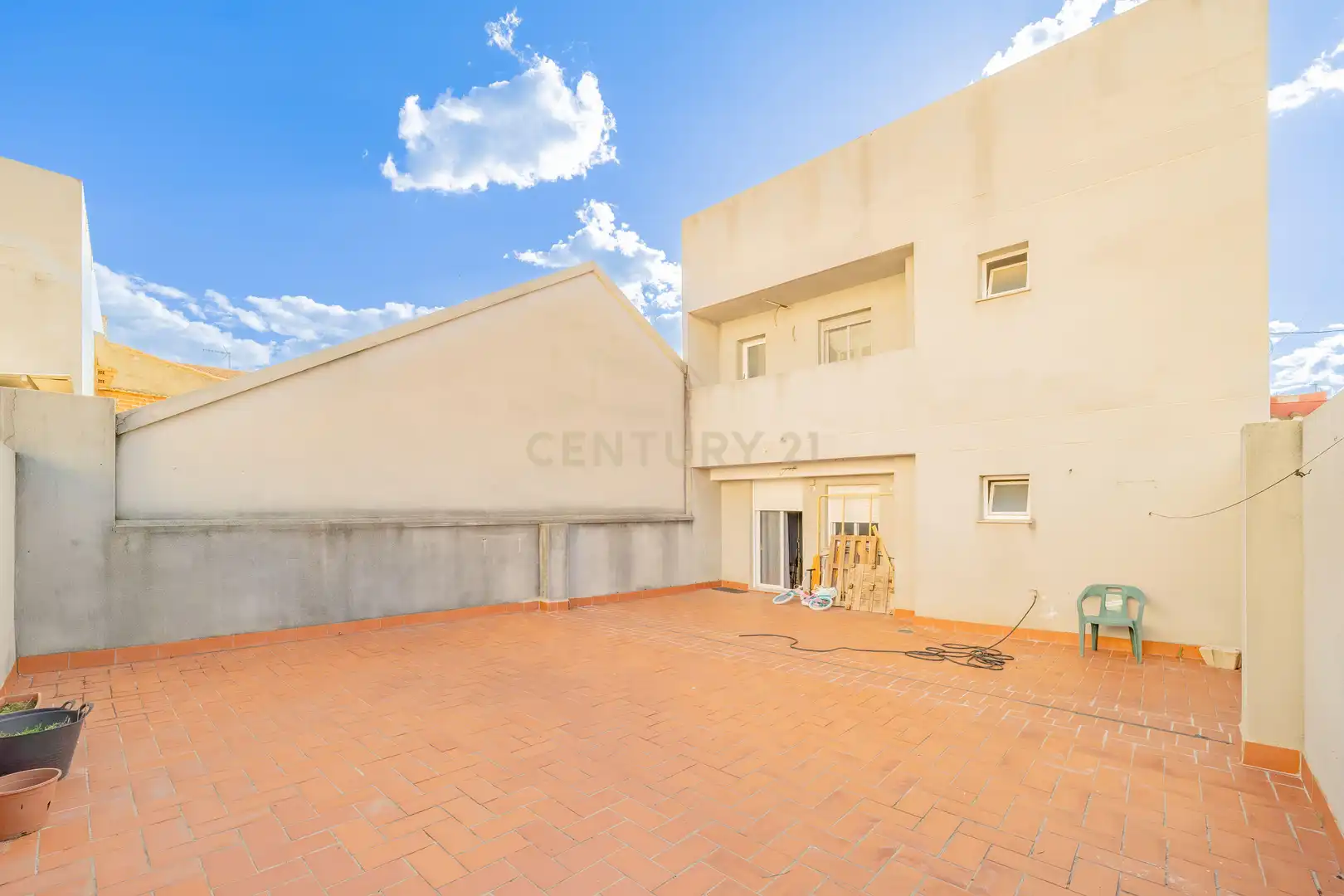 Exterior view of Apartments for sale in La Pobla Llarga  with Air Conditioner, Oven and Balcony