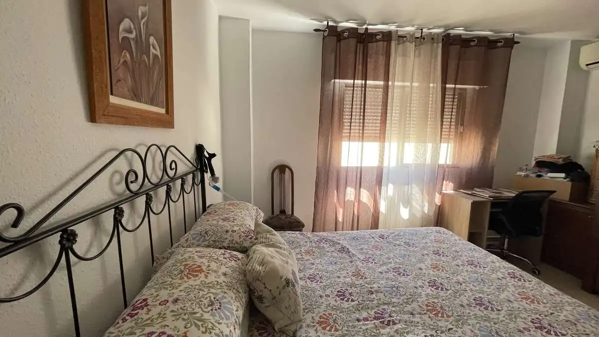 Bedroom of Flat for rent in Granada  with Air Conditioner and Heating