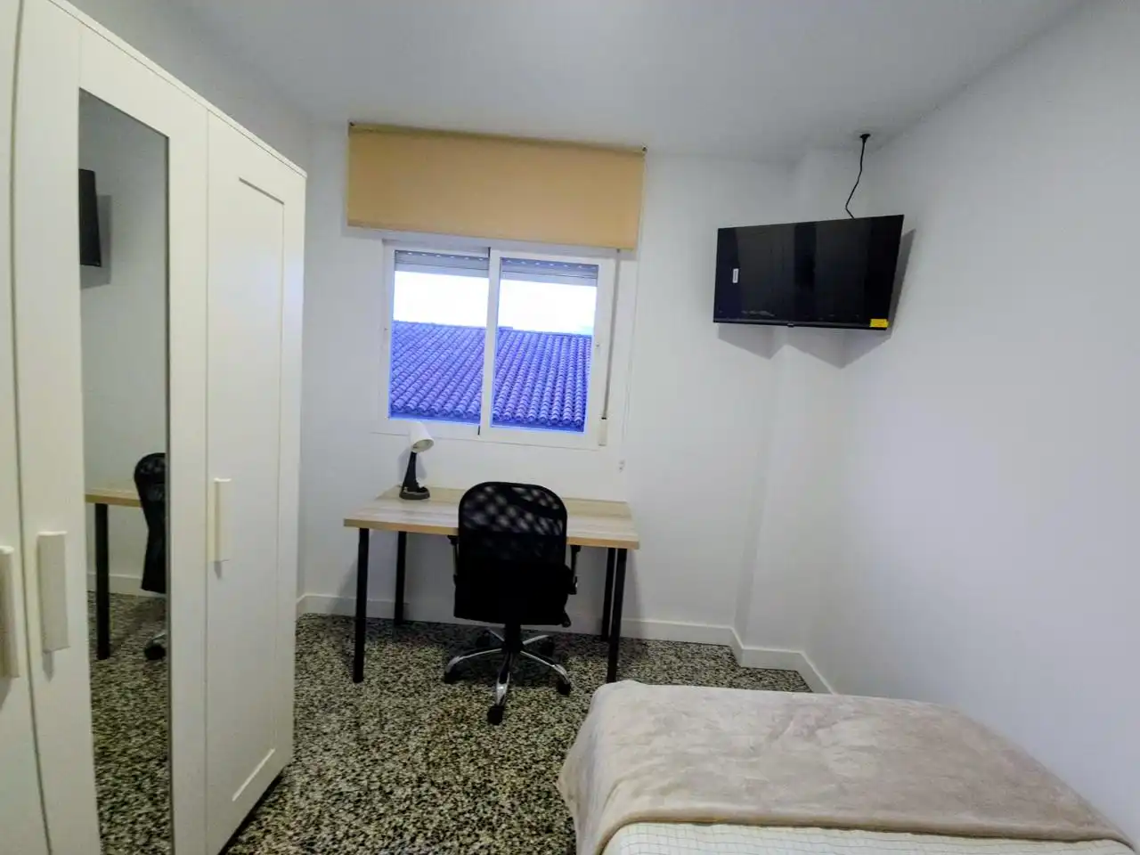 Habitación en Aristoteles, Cerrillo de Maracena - Periodistas