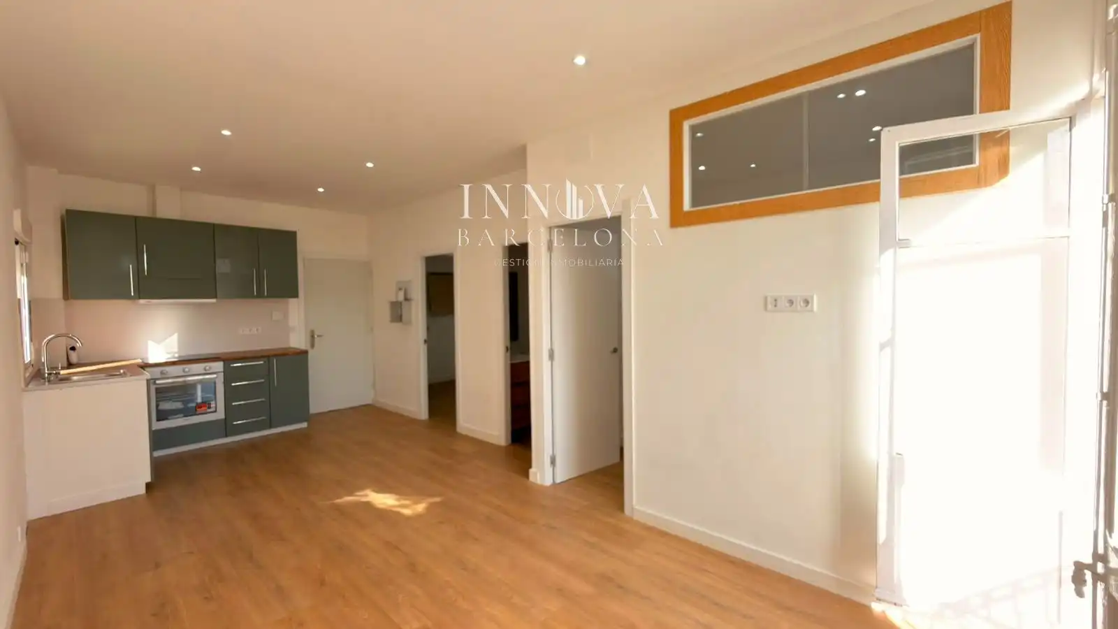 Flat for sale in Barcelona  with Heating