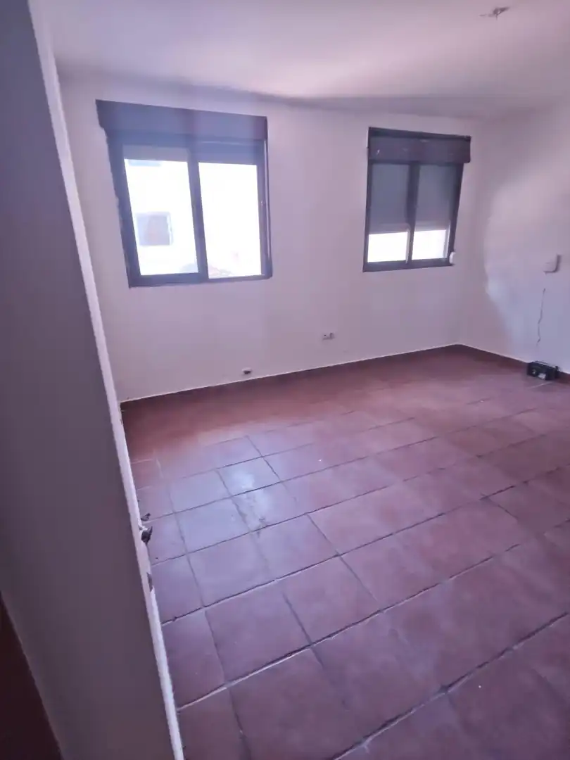 Wohnung zum Verkauf in La Zubia mit Abstellraum und Balkon
