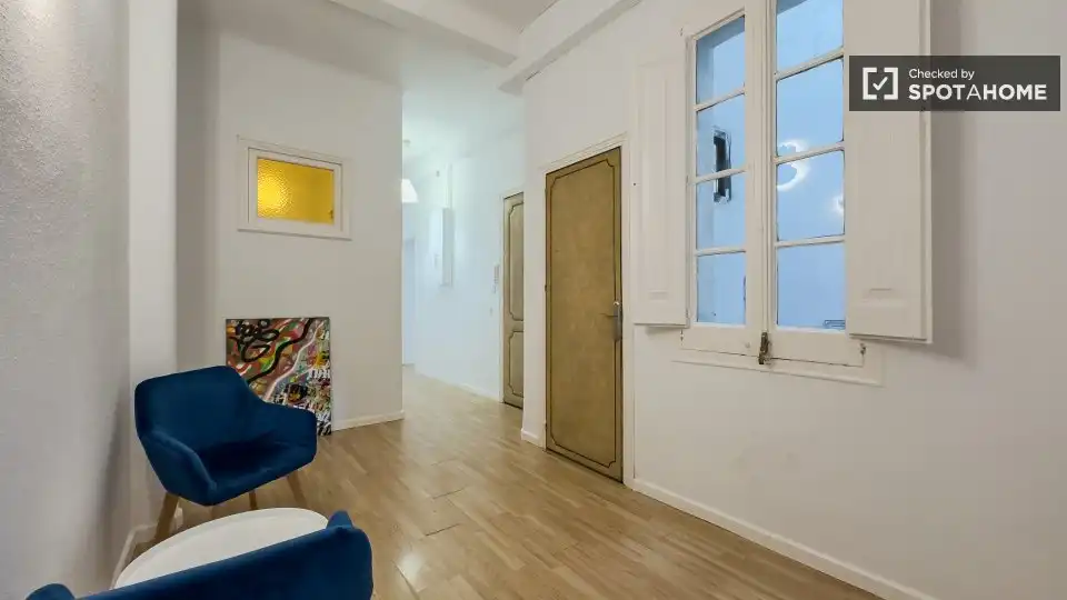 Flat with terrace to rent in Ciutat Vella, imagen 2