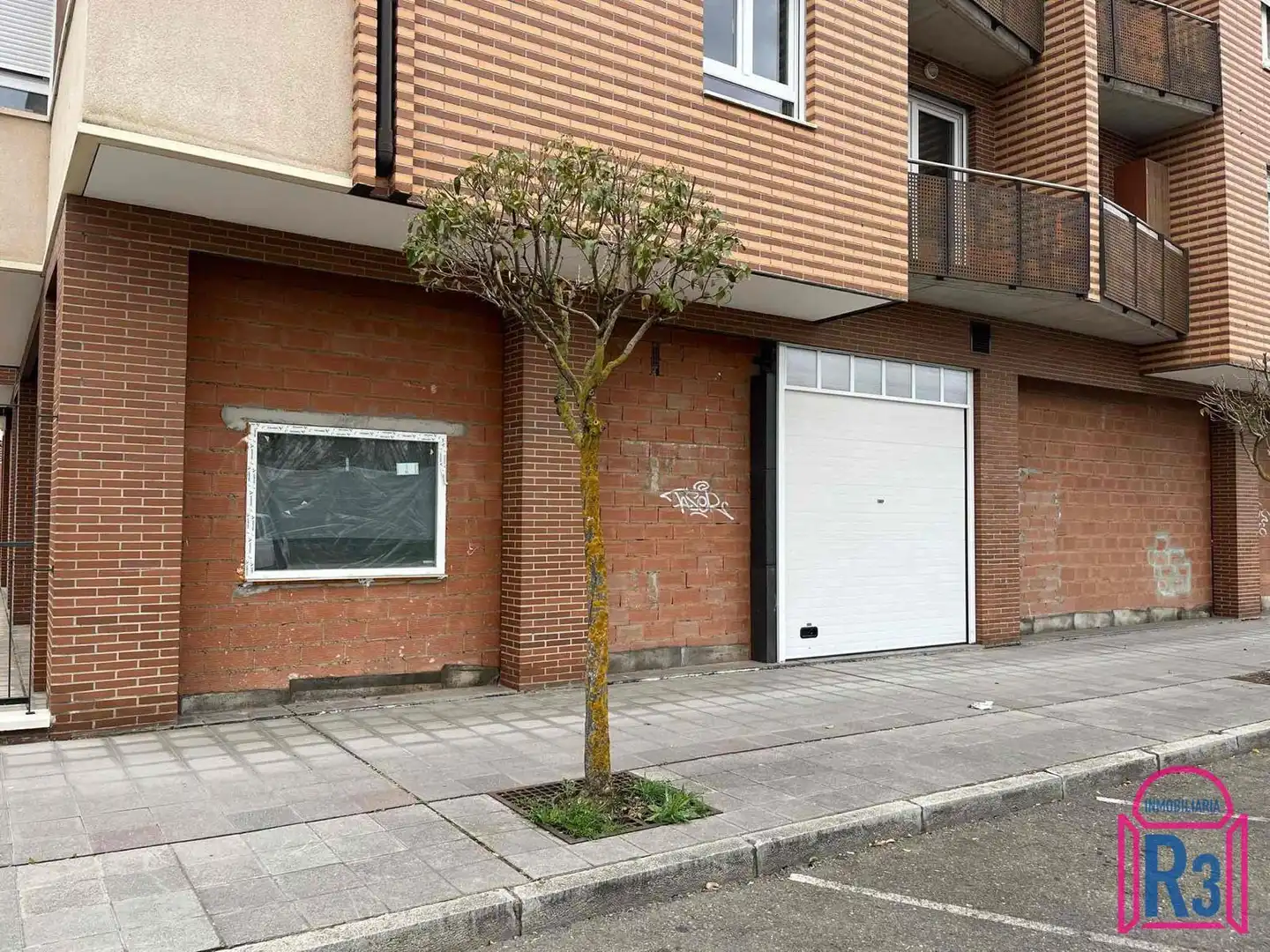 Local comercial en venda a Anselmo Carretero