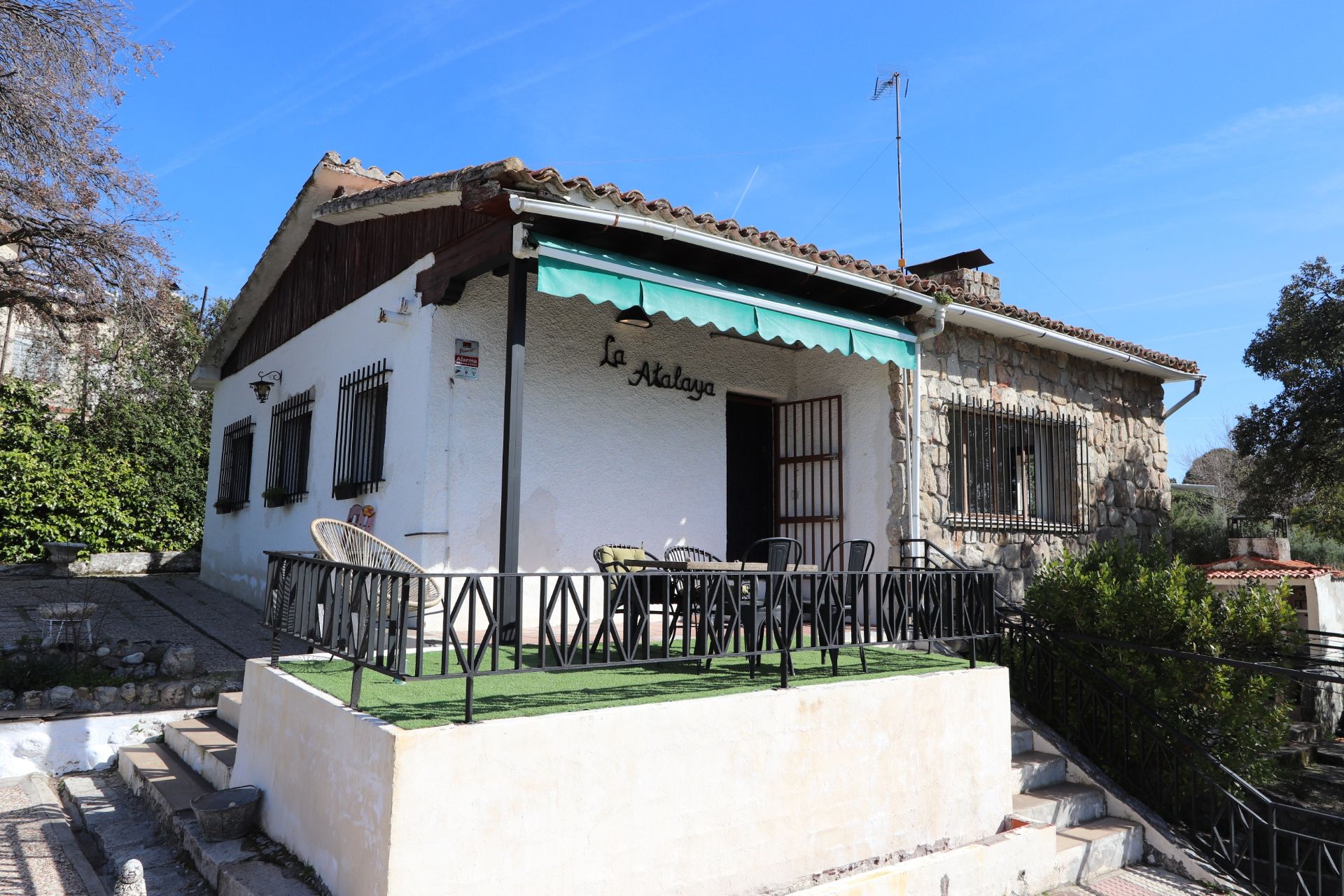 Vista exterior de Casa o chalet en venta en Santa Cruz del Retamar con Aire acondicionado, Calefacción y Jardín privado