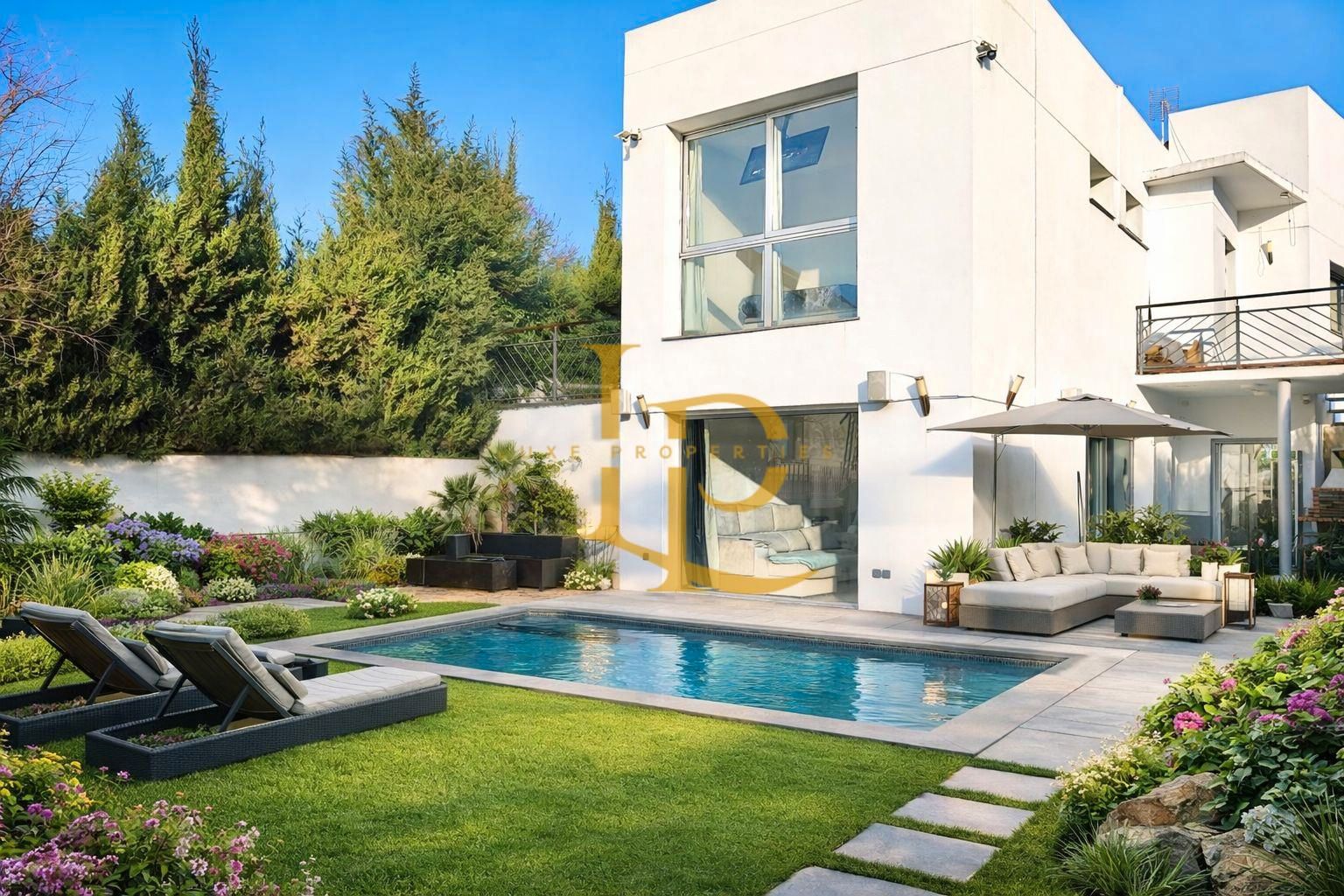 Vista exterior de Casa o xalet en venda en Castellbisbal amb Aire condicionat, Jardí privat i Parquet