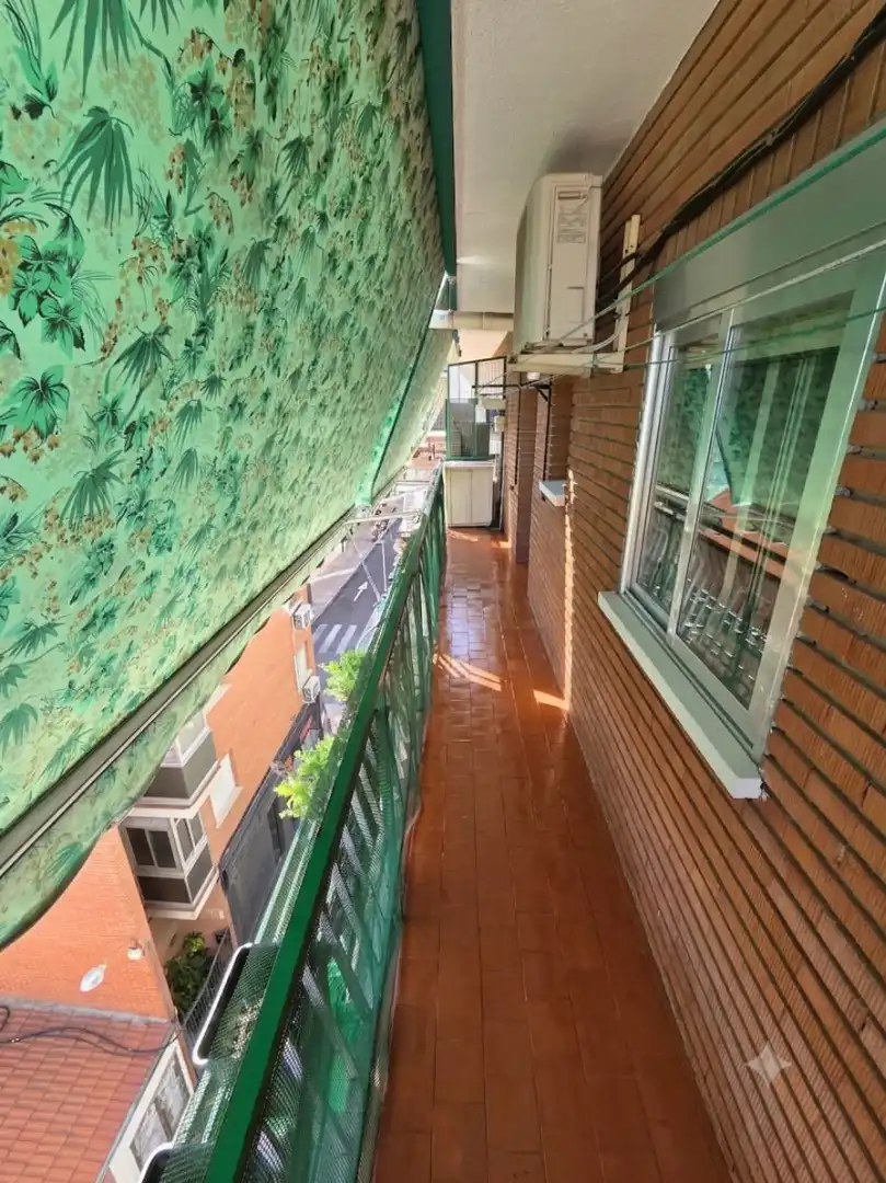 Terraza de Piso en venta en Madrid con Calefacción, Terraza y Amueblado