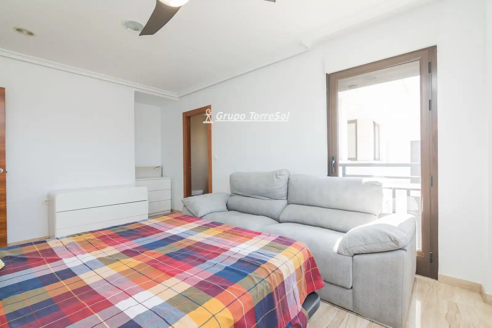Habitación de Ático en venta en Elche / Elx con Aire acondicionado, Calefacción y Terraza