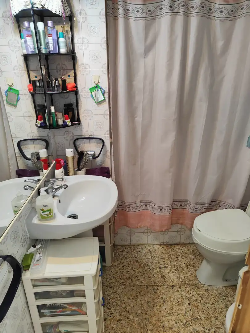 Bany de Casa adosada en venda en Castelló de Farfanya amb Calefacció i Terrassa
